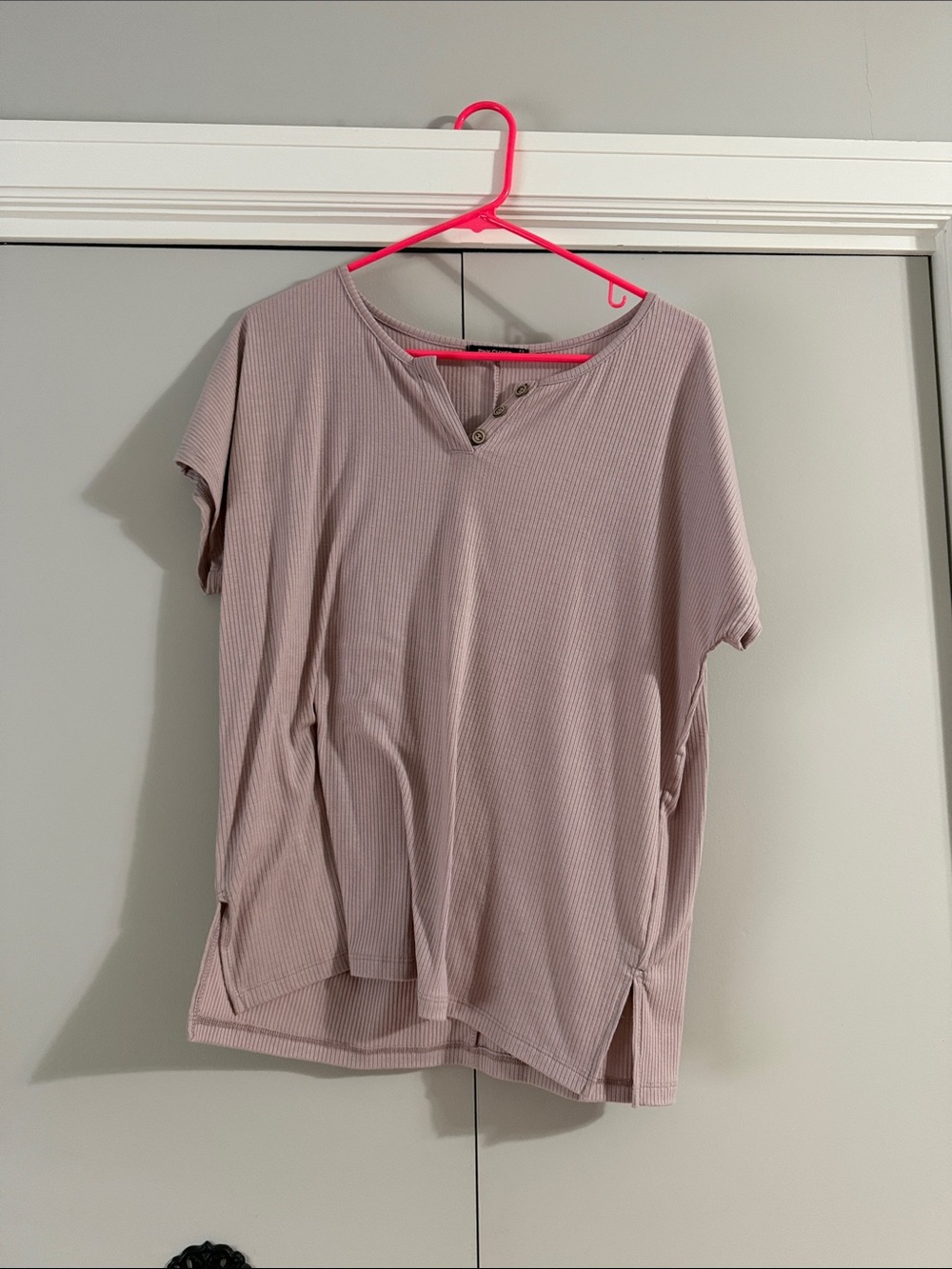 Pink Clover Short Sleeve Ribbed Top in Dusty Mauve